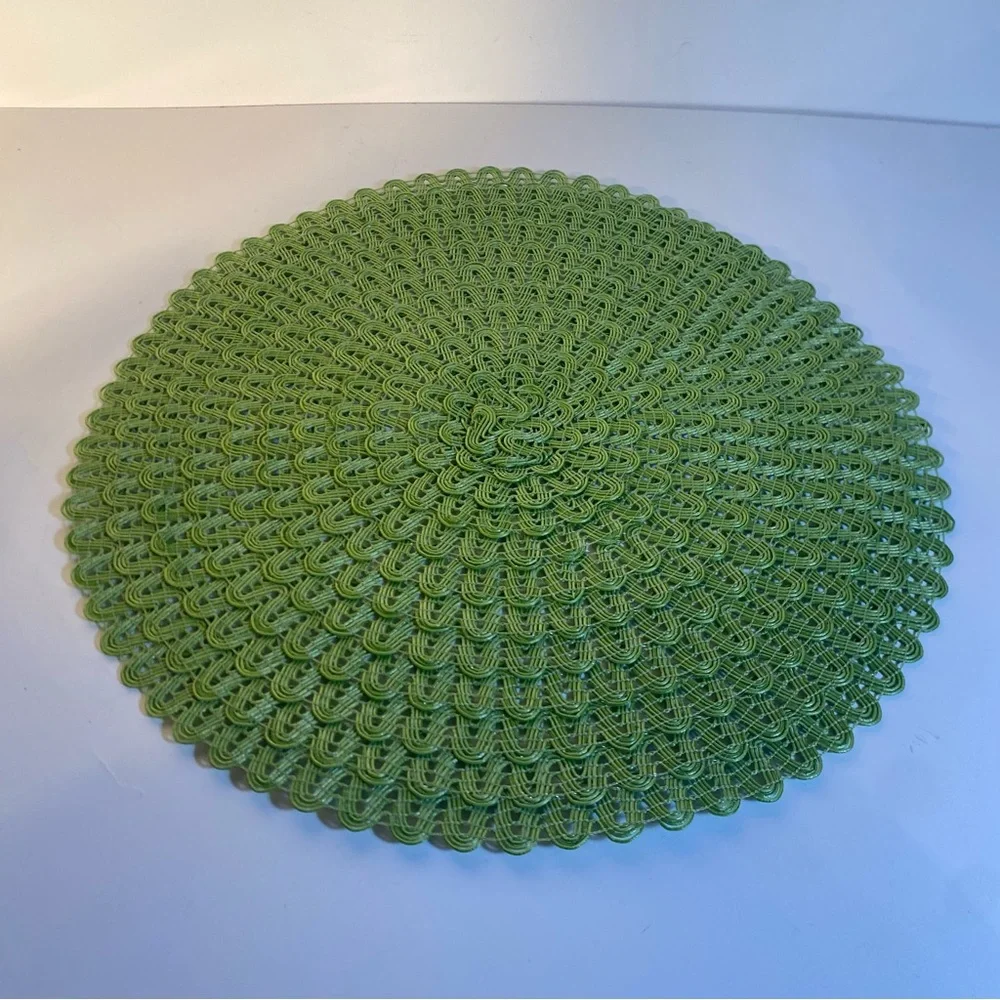 Set Of 6 Stain Resistant Polypropylene Crochet Round Placemats 15” Diameter